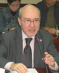 Luk Van Langenhove
