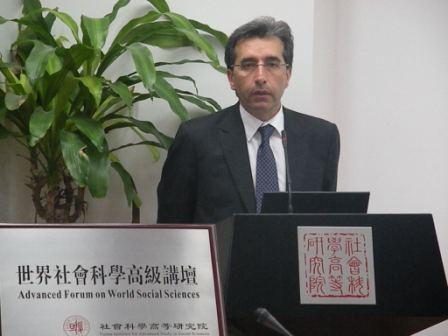 世界社会科学高级讲坛：帕塔潘教授主讲“民主领导与合法性难题”