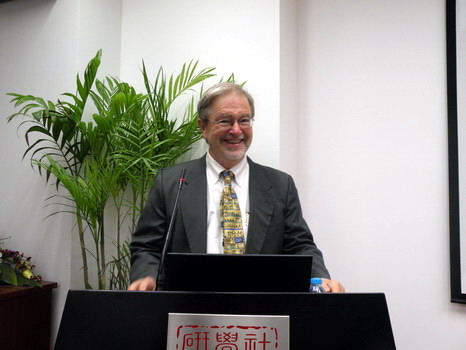 中国深度研究高级讲坛：Brantly Womack教授主讲“多结点世界下的中国未来”